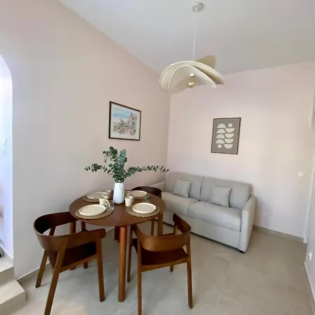 Cozy Riviera Getaway Apartment *